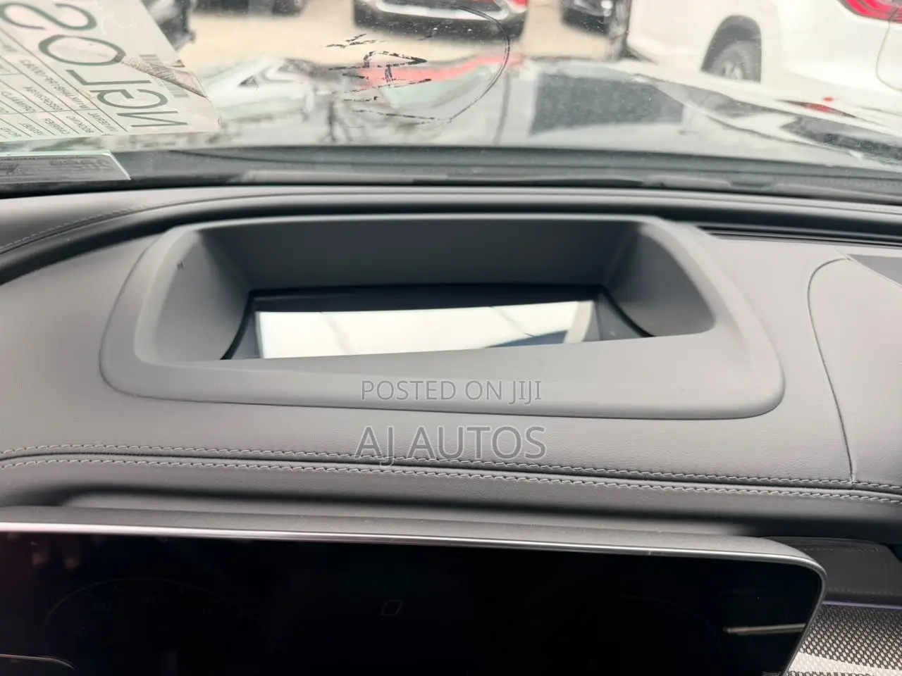 Mercedes-Benz GLC-Class GLC 300 2025 Black