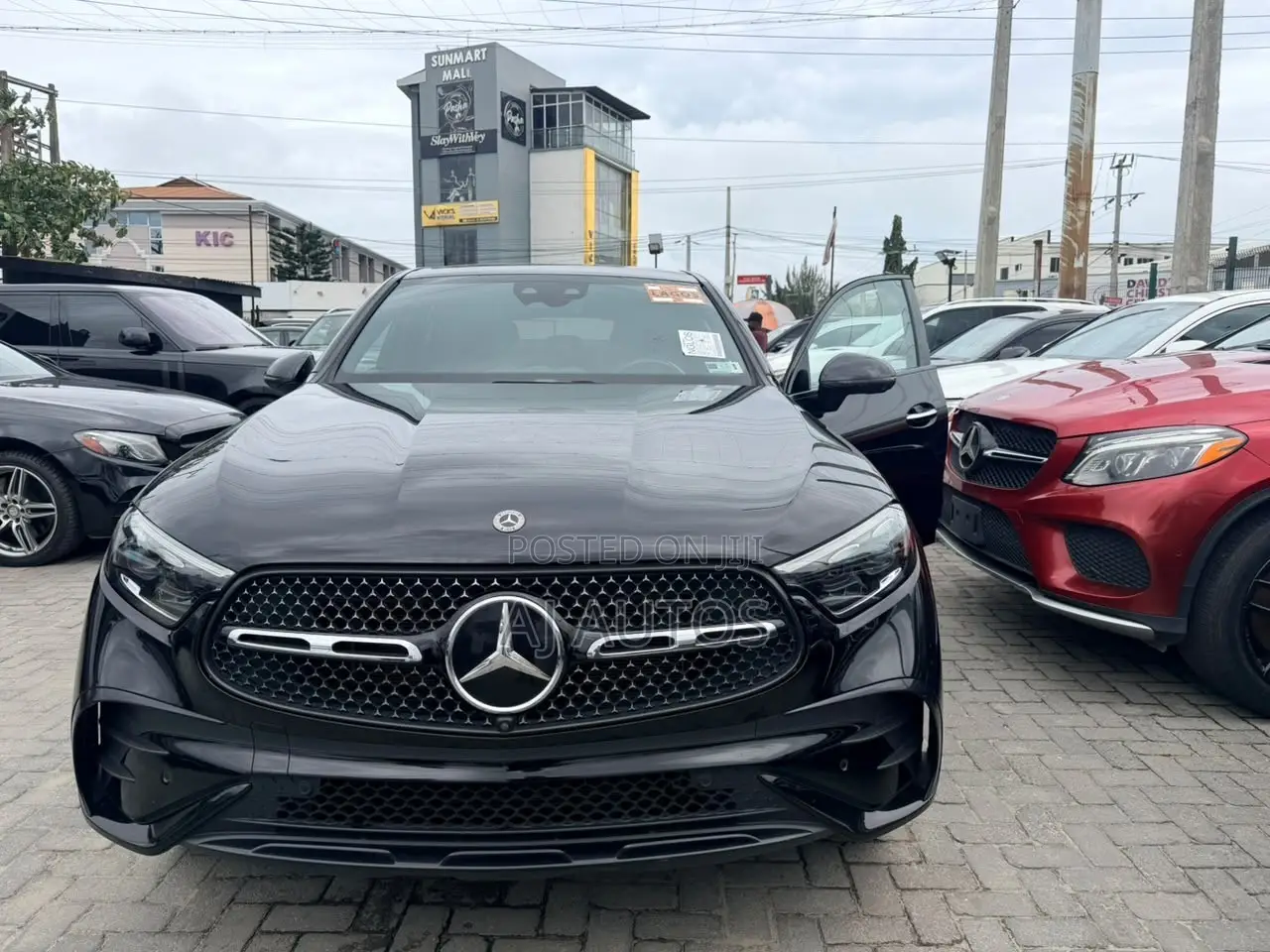 Mercedes-Benz GLC-Class GLC 300 2025 Black