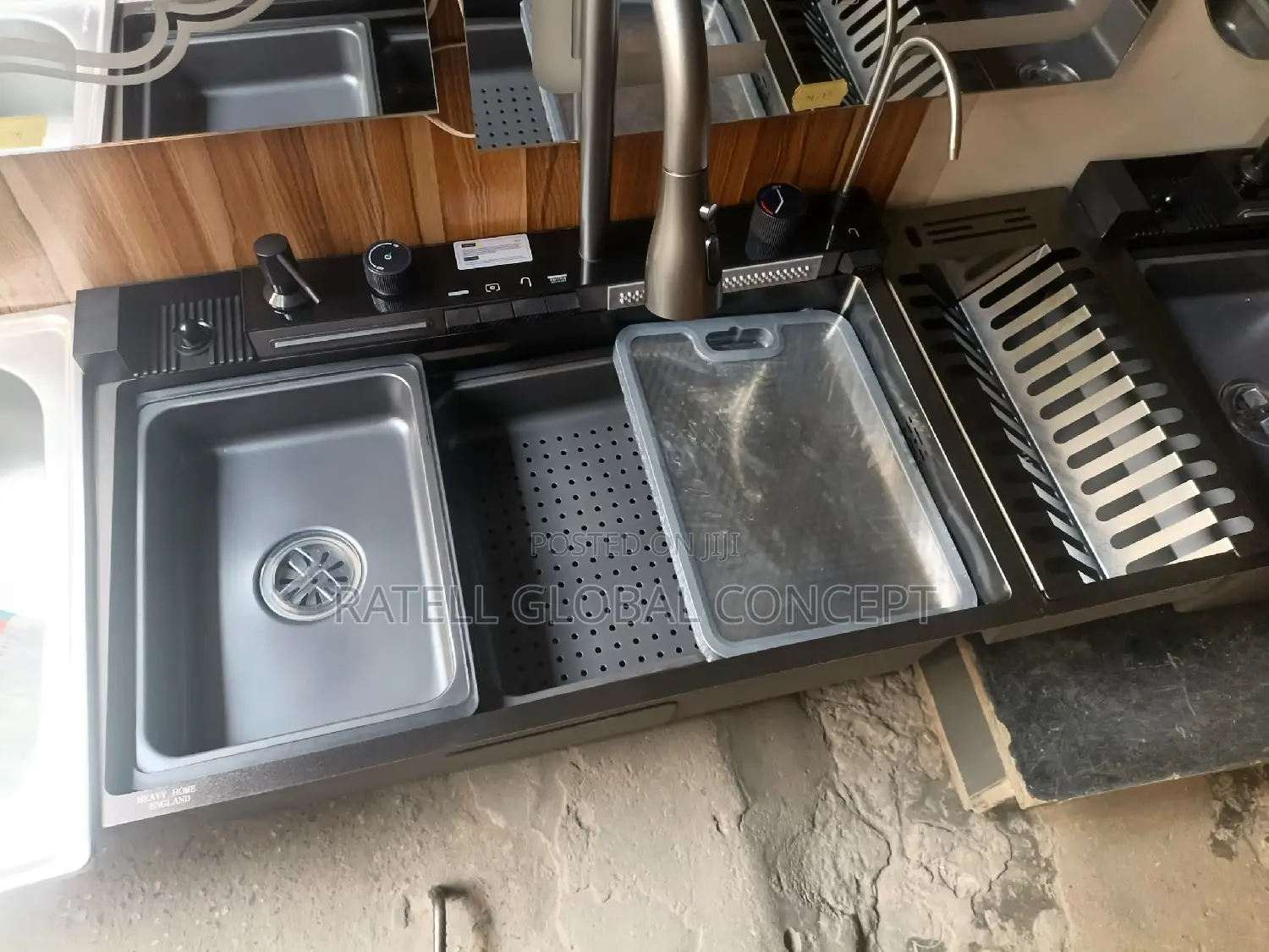 Button Control Kitchen Sink With Dish Drainer