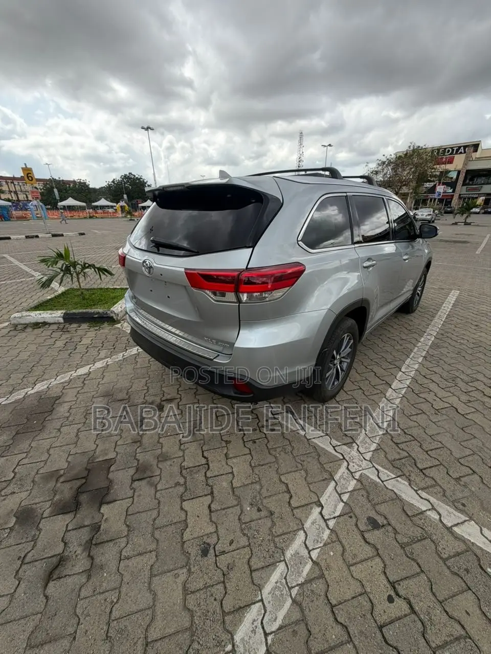 Toyota Highlander XLE 4x2 V6 (3.5L 6cyl 8A) 2018 Gray