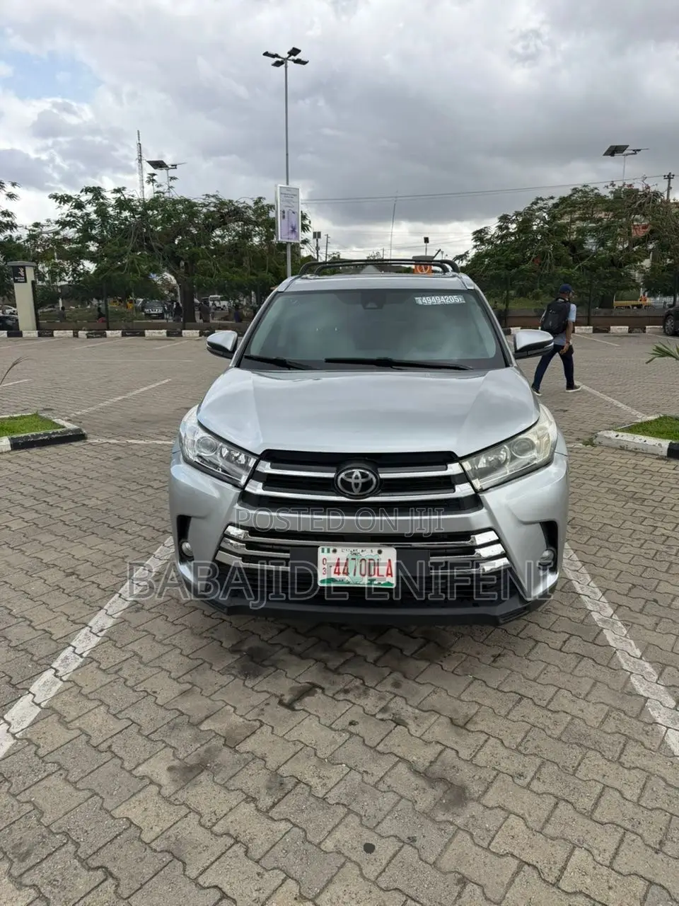 Toyota Highlander XLE 4x2 V6 (3.5L 6cyl 8A) 2018 Gray