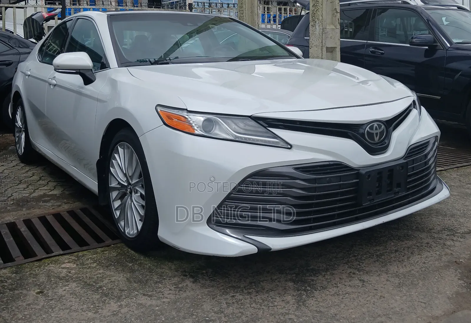 Toyota Camry XLE (2.5L 4cyl 8A) 2019 White