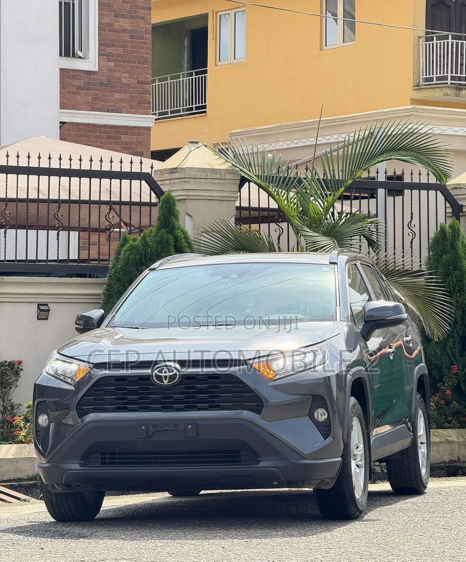 Toyota RAV4 2021 Gray