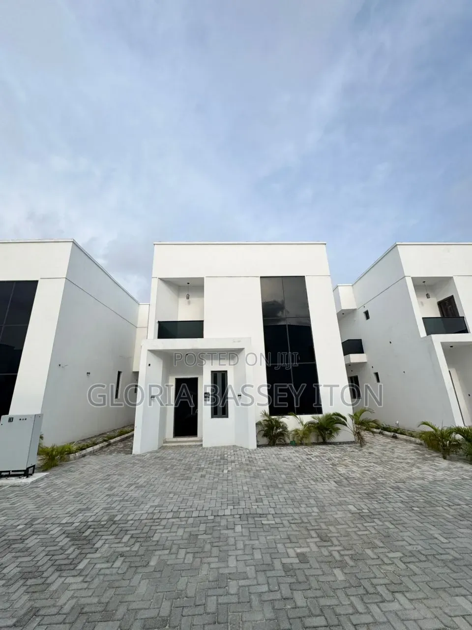 3bdrm Duplex in Palm City Residents, Abraham Adesanya for sale