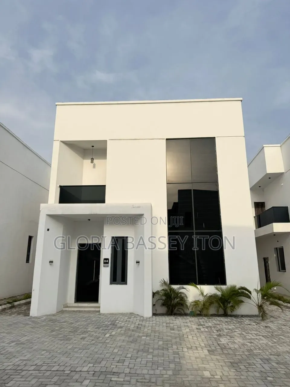 3bdrm Duplex in Palm City Residents, Abraham Adesanya for sale