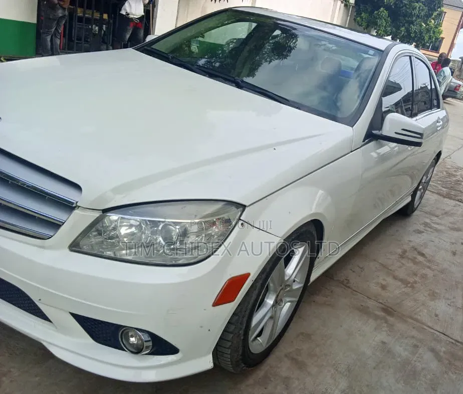 Mercedes-Benz C300 2010 White