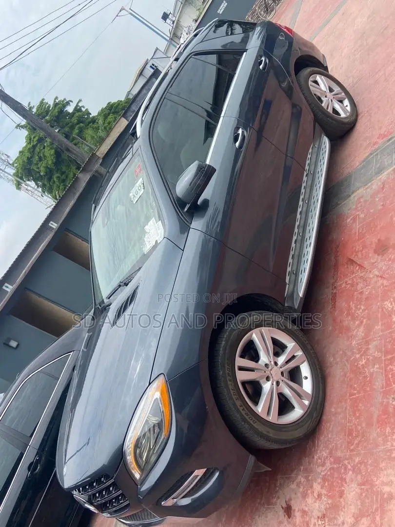Mercedes-Benz M Class ML350 4MATIC 4dr SUV AWD (3.5L 6cyl 7A) 2015 Blue