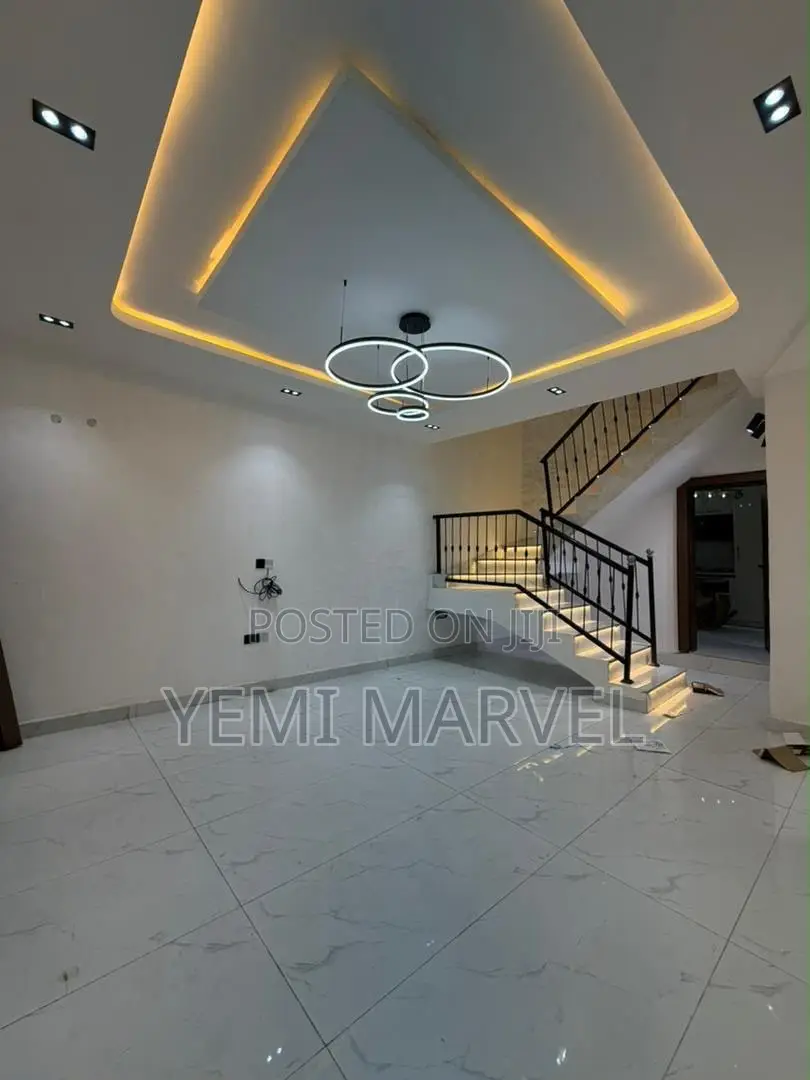 4bdrm Duplex in Carlton Gate Estate, for sale