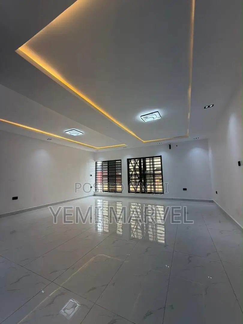 4bdrm Duplex in Carlton Gate Estate, for sale