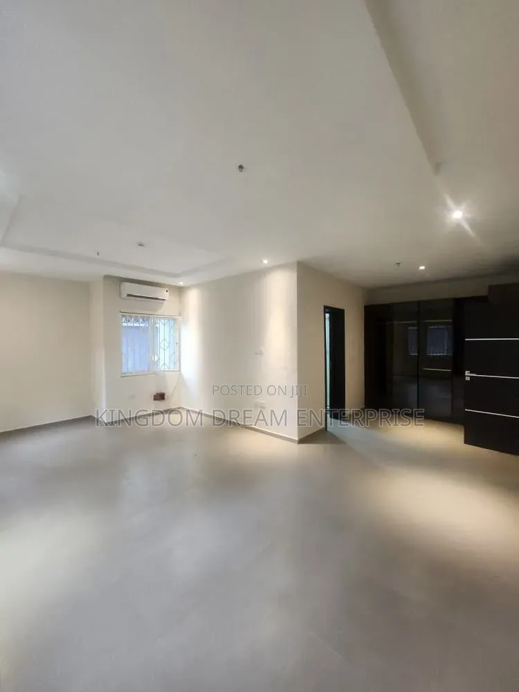 3bdrm Apartment in Off Bourdilon Ikoyi, Bourdillon for rent