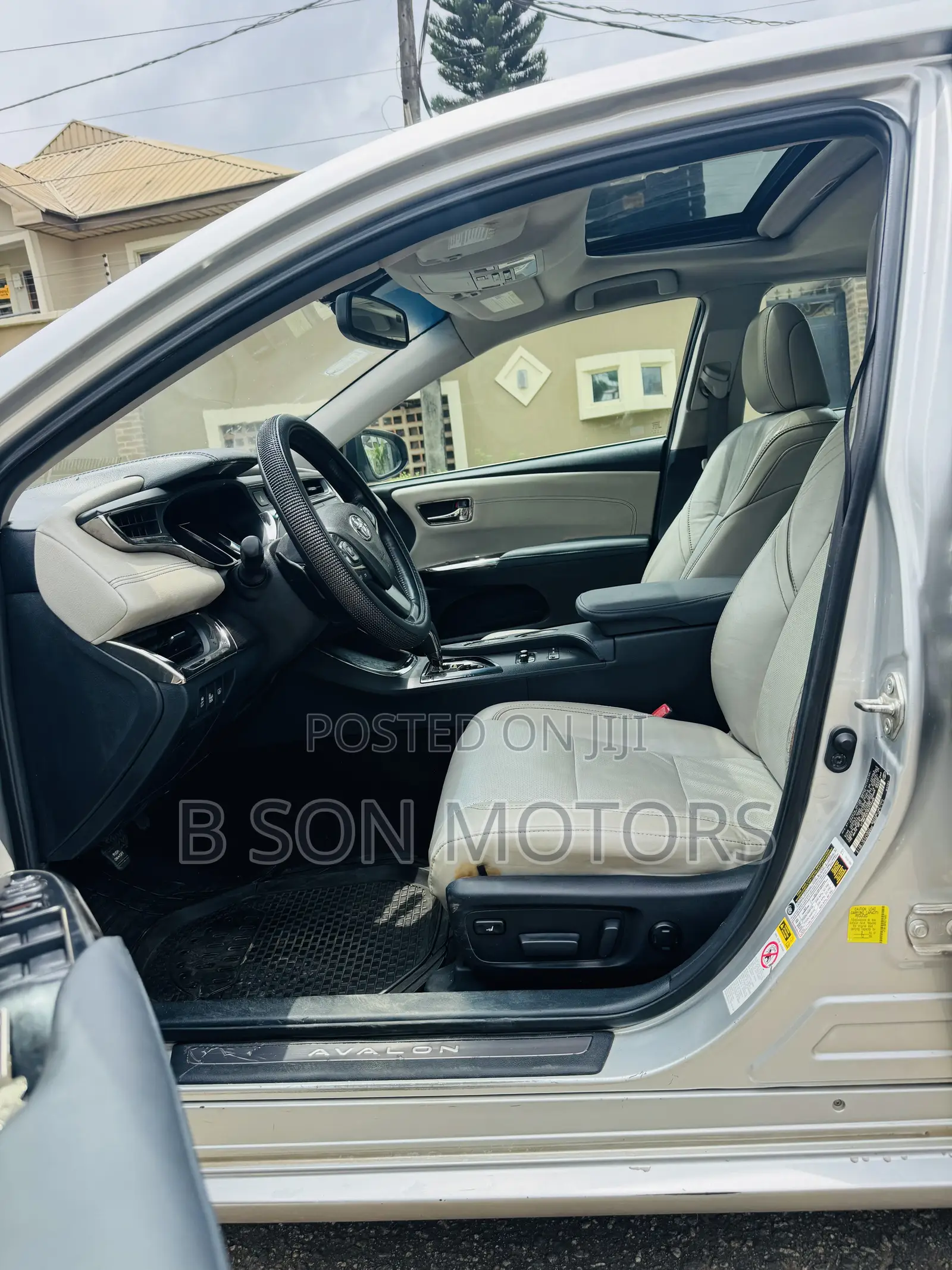 Toyota Avalon Limited 4dr Sedan (3.5L 6cyl 6A) 2014 Silver