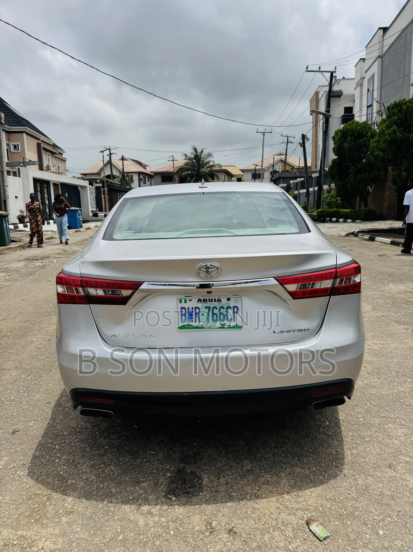 Toyota Avalon Limited 4dr Sedan (3.5L 6cyl 6A) 2014 Silver