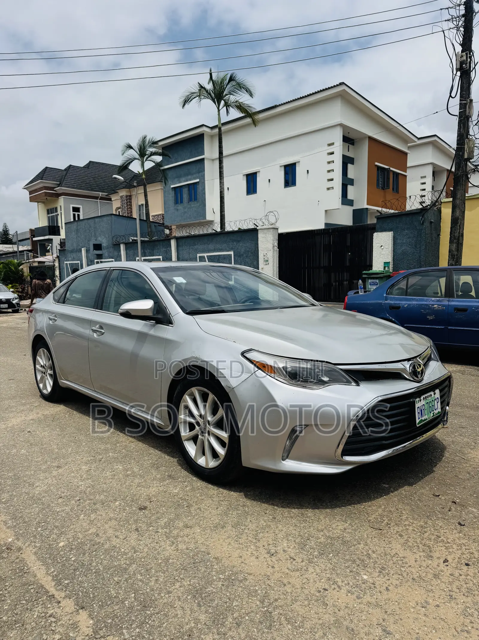 Toyota Avalon Limited 4dr Sedan (3.5L 6cyl 6A) 2014 Silver