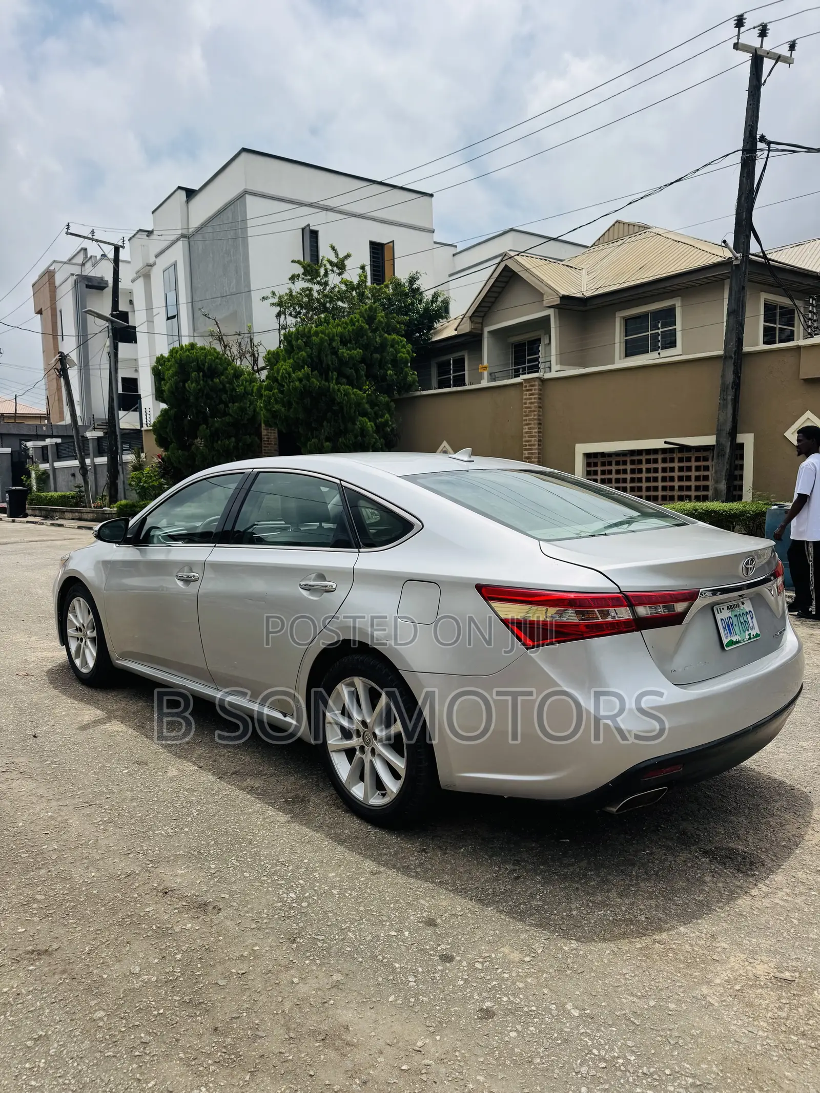 Toyota Avalon Limited 4dr Sedan (3.5L 6cyl 6A) 2014 Silver