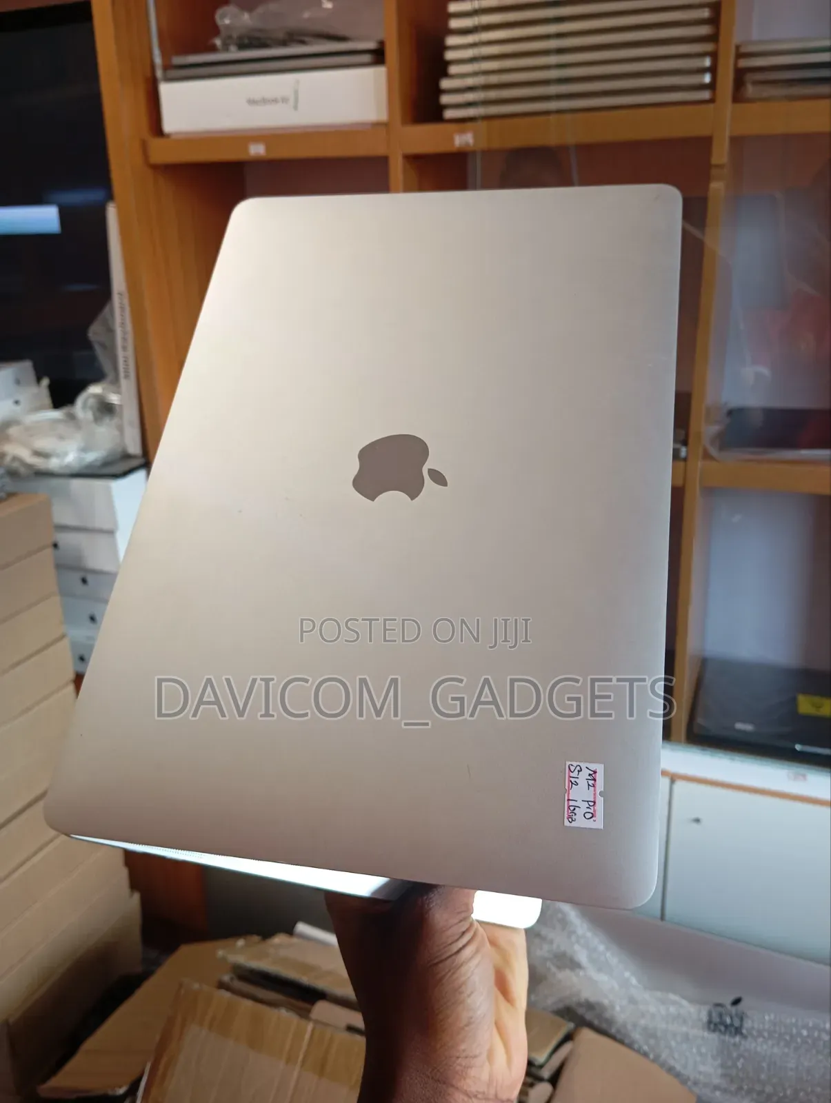 Laptop Apple MacBook Pro 2022 M2 16GB Apple M2 SSD 512GB