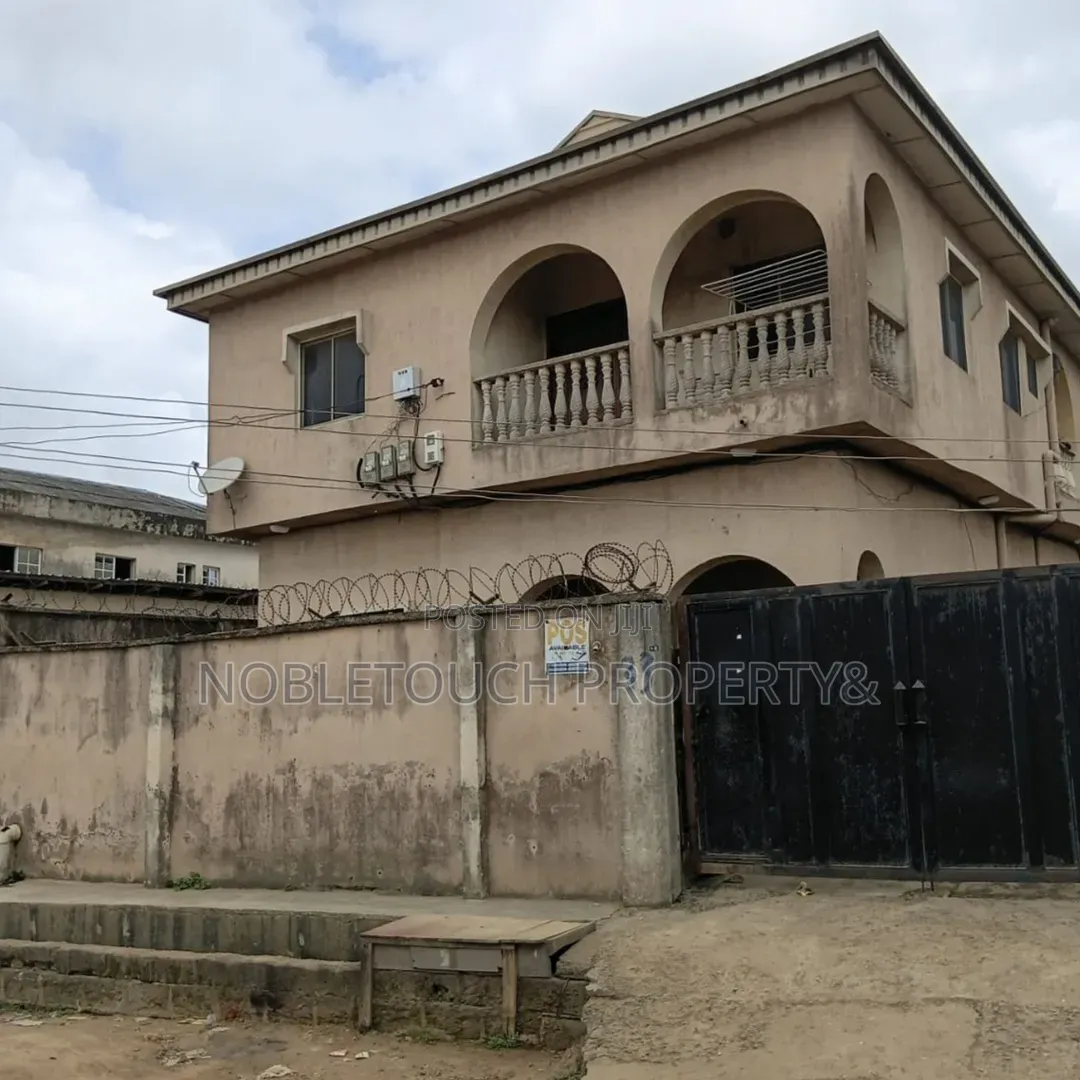 2bdrm Block of Flats in Agodo Ikotun Egbe, Cele for sale