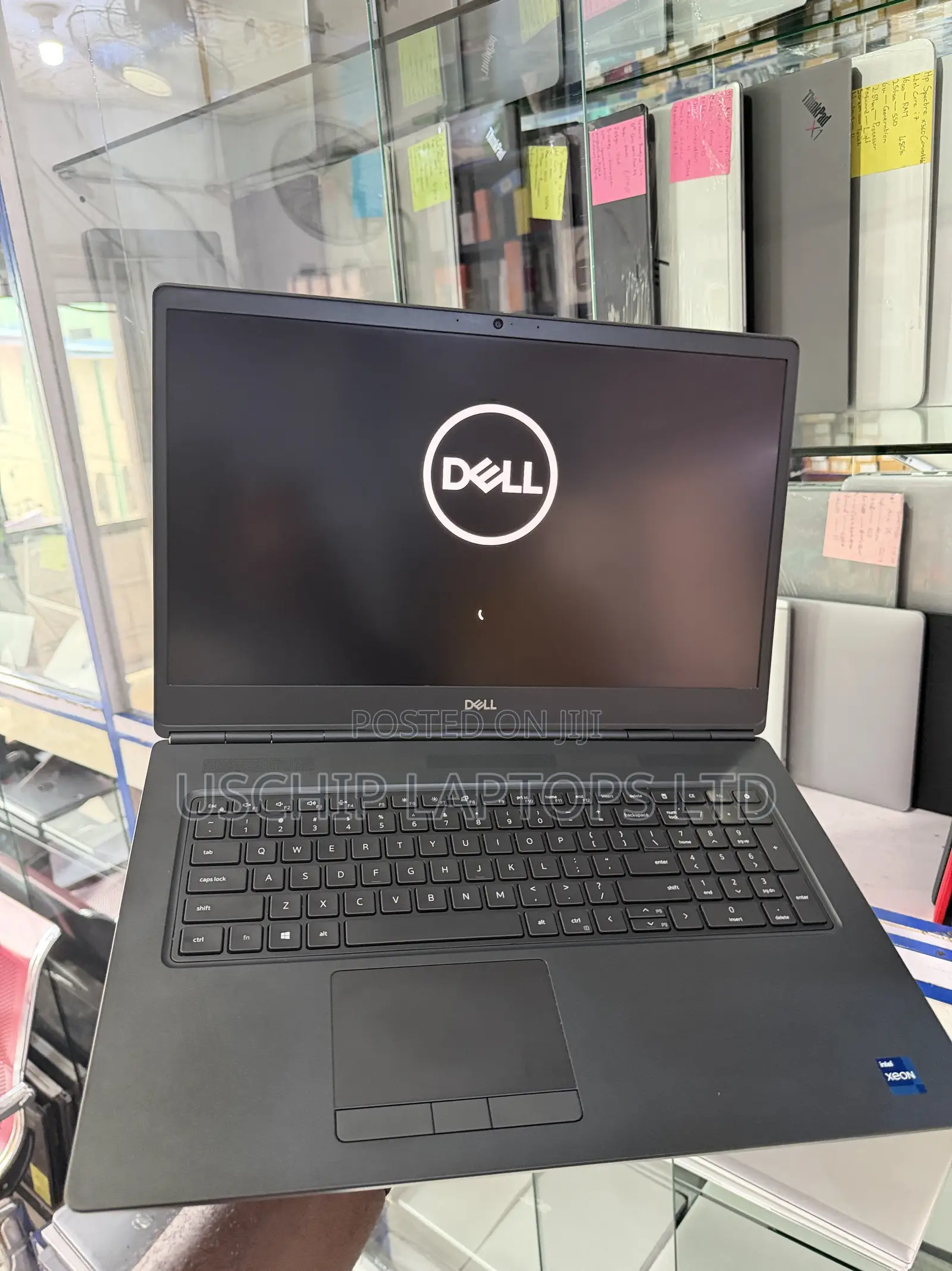 Laptop Dell Precision 7760 32GB Intel Xeon SSD 512GB
