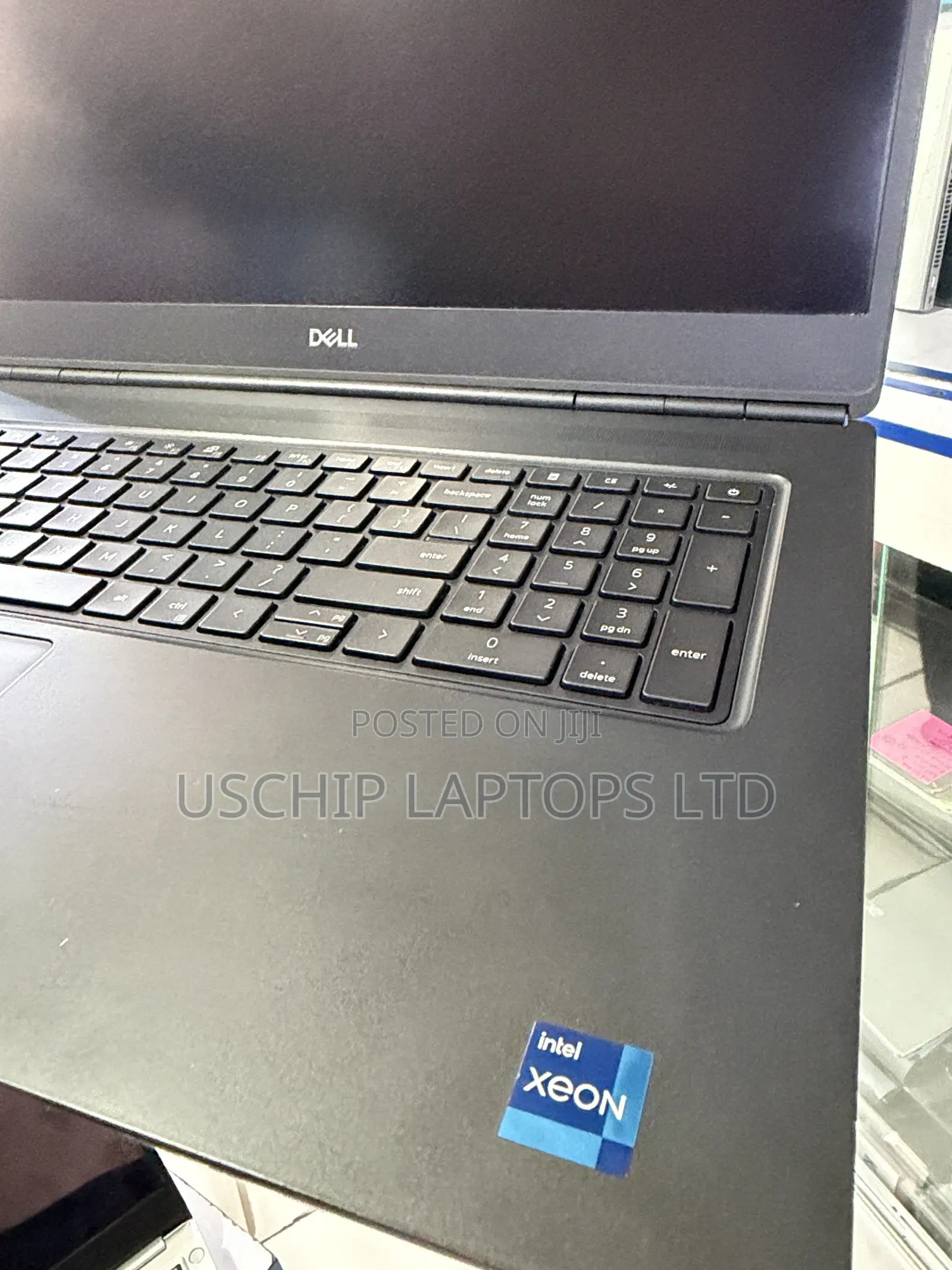 Laptop Dell Precision 7760 32GB Intel Xeon SSD 512GB