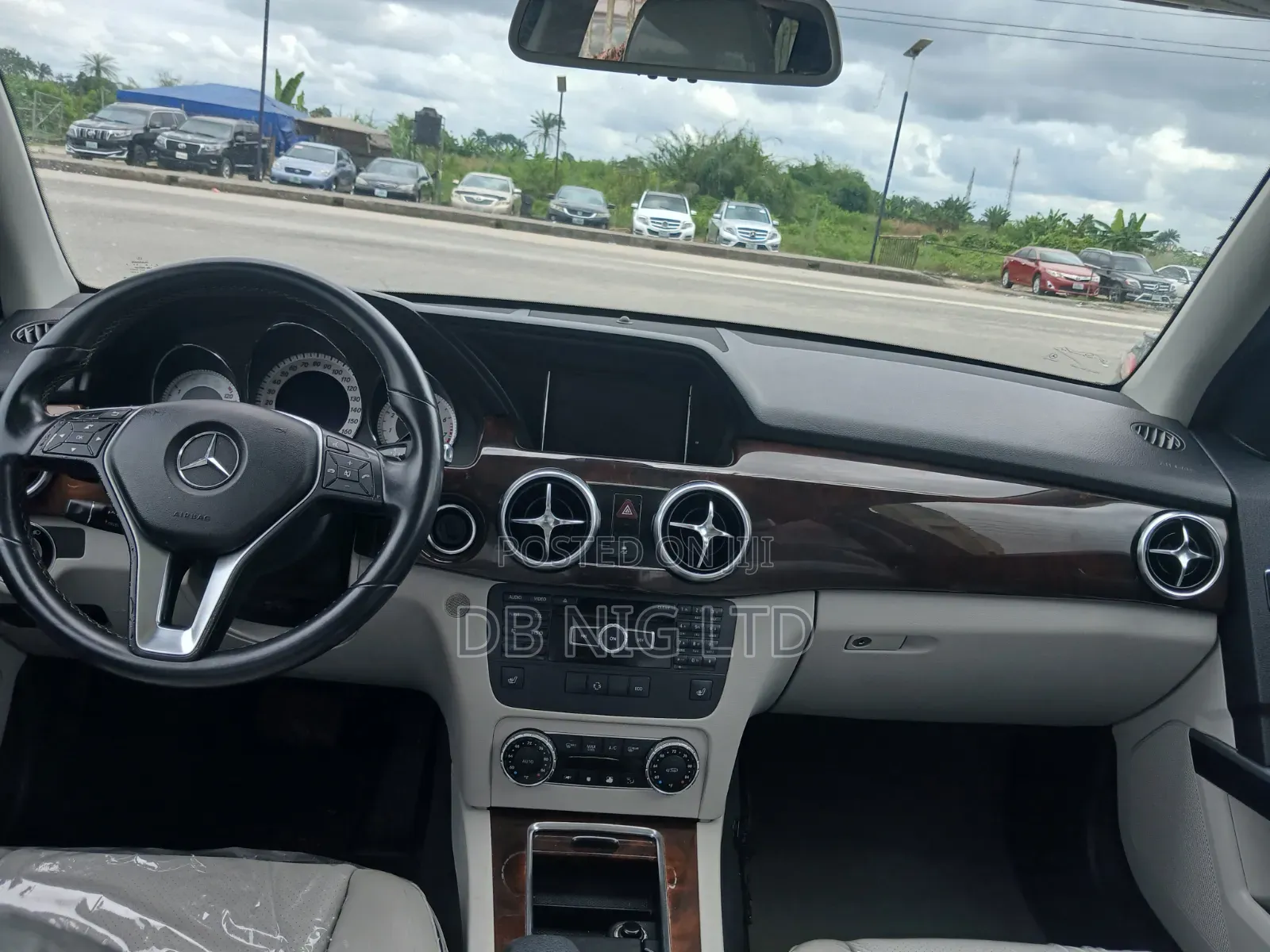 Mercedes-Benz GLK-Class Base GLK 350 4dr AWD 4MATIC (3.5L 6cyl 7A) 2015
