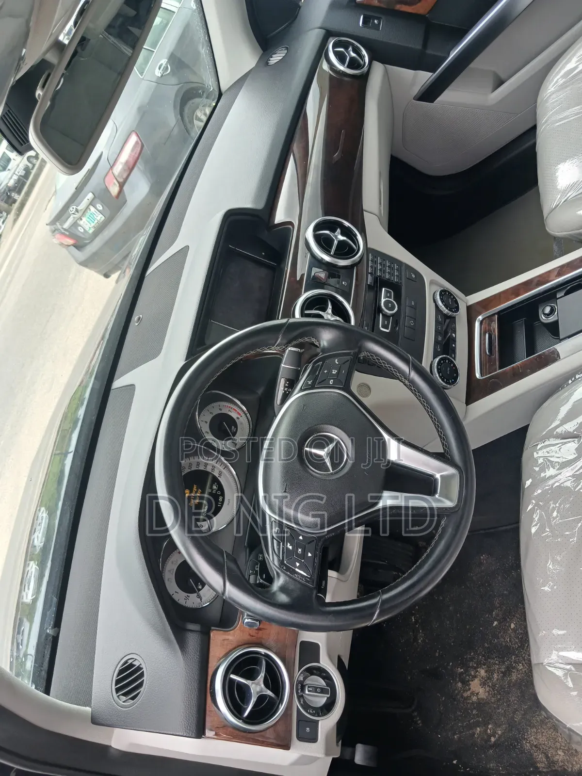 Mercedes-Benz GLK-Class Base GLK 350 4dr AWD 4MATIC (3.5L 6cyl 7A) 2015