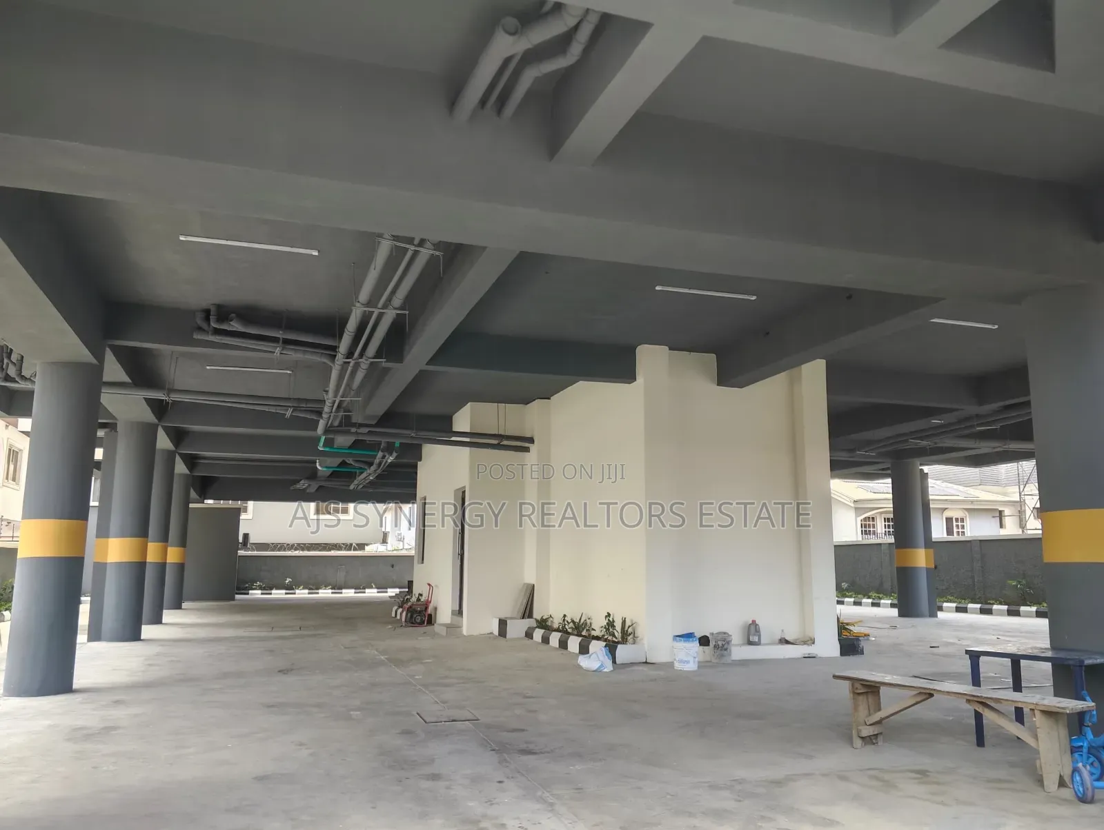 3bdrm Apartment in Behind Evercare, Lekki Phase 1 for sale