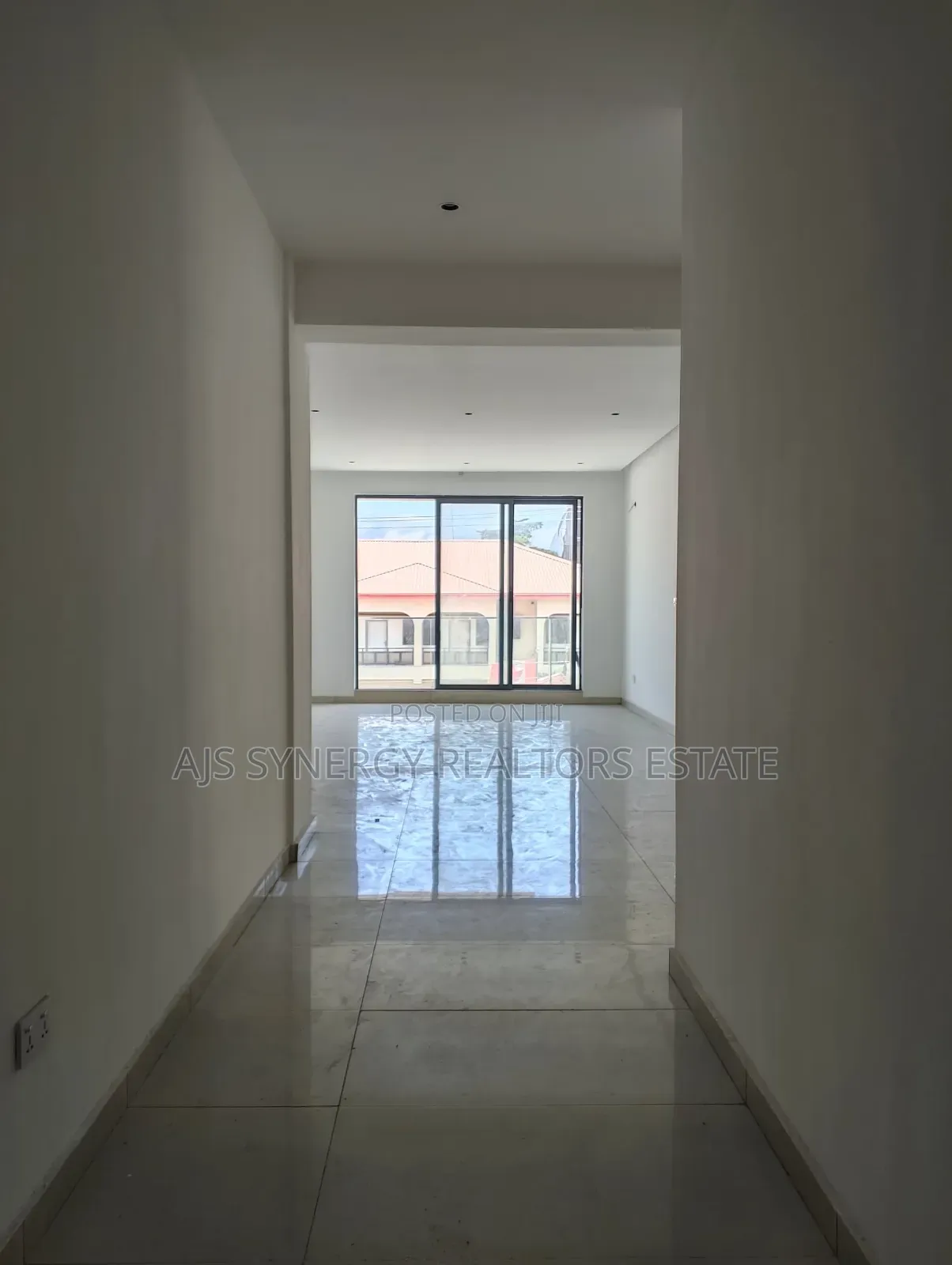 3bdrm Apartment in Behind Evercare, Lekki Phase 1 for sale