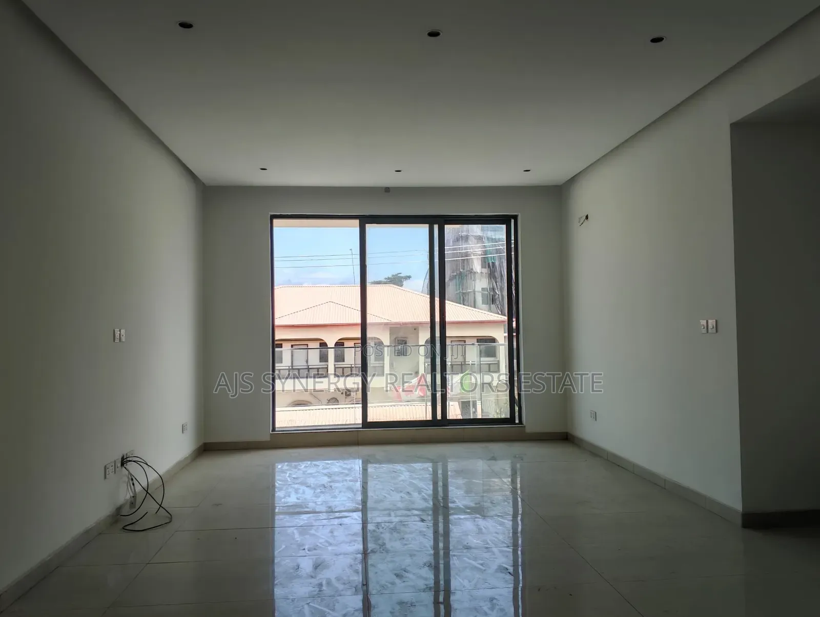 3bdrm Apartment in Behind Evercare, Lekki Phase 1 for sale