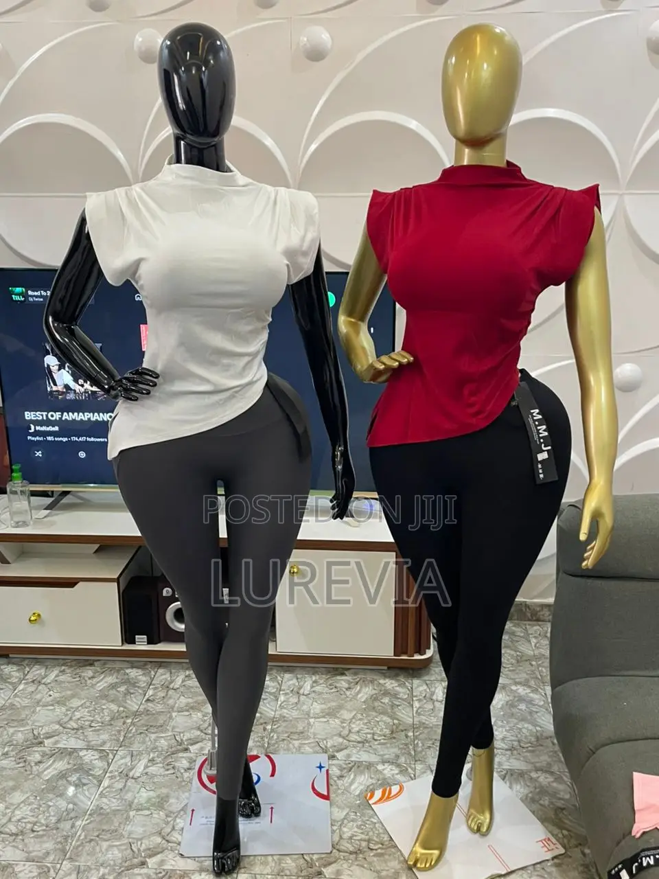 Women’s Short-Sleeve Fitted T-Shirt