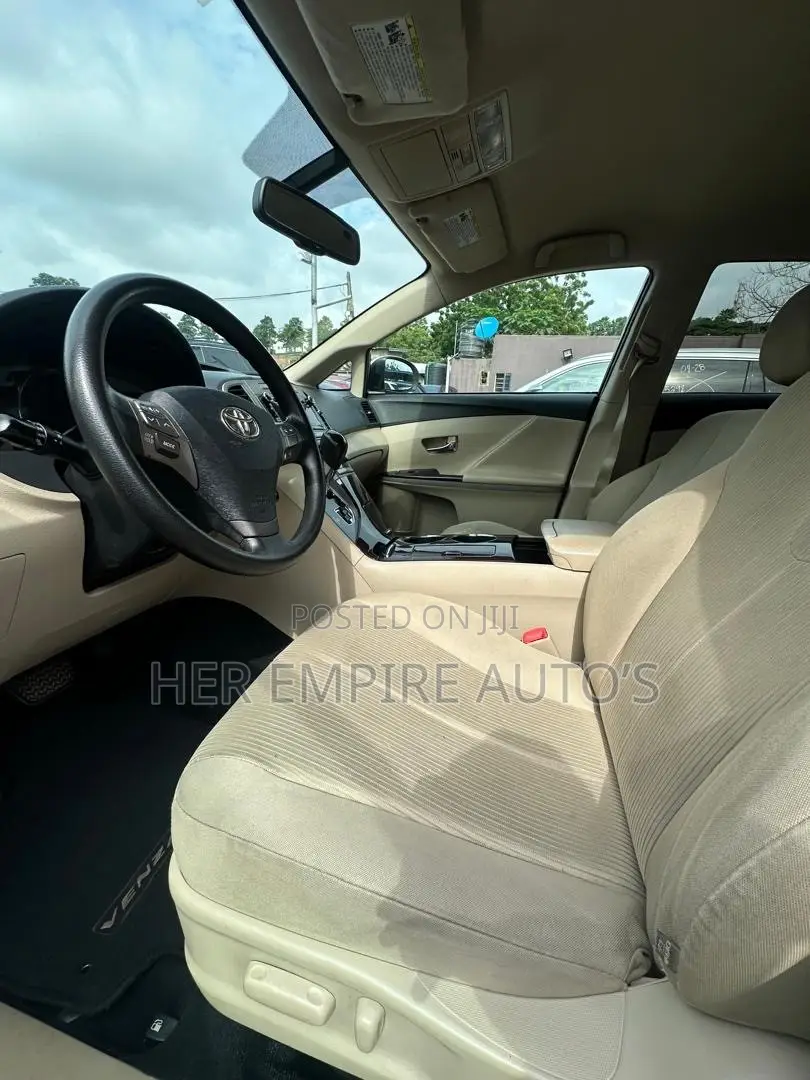 Toyota Venza 2010 White