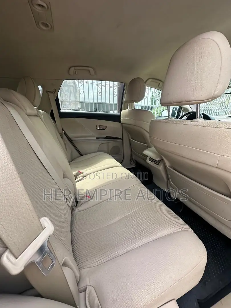 Toyota Venza 2010 White
