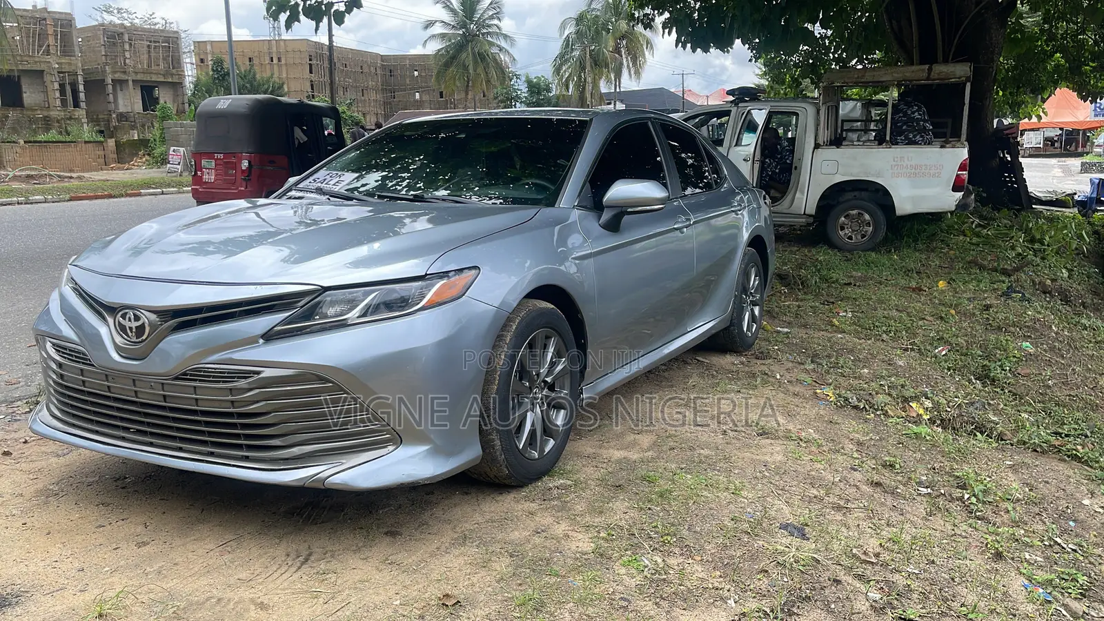 Toyota Camry LE FWD (2.5L 4cyl 8AM) 2018 Gray