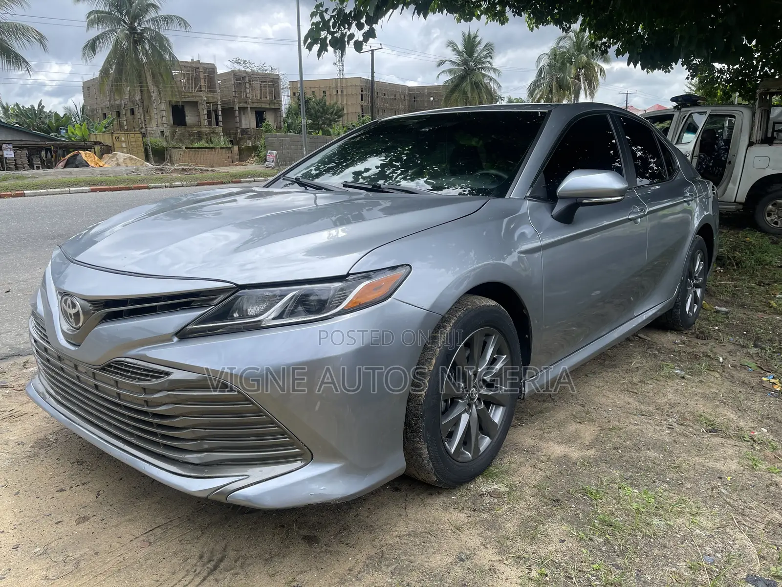 Toyota Camry LE FWD (2.5L 4cyl 8AM) 2018 Gray