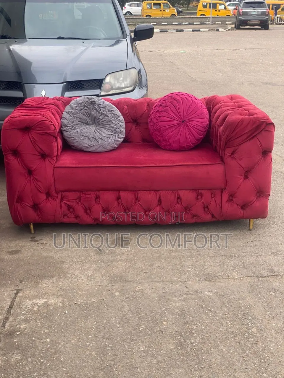 Top Quality Full Padded 5 Seaters Luxury Sofa Set With Pillows (3,2)