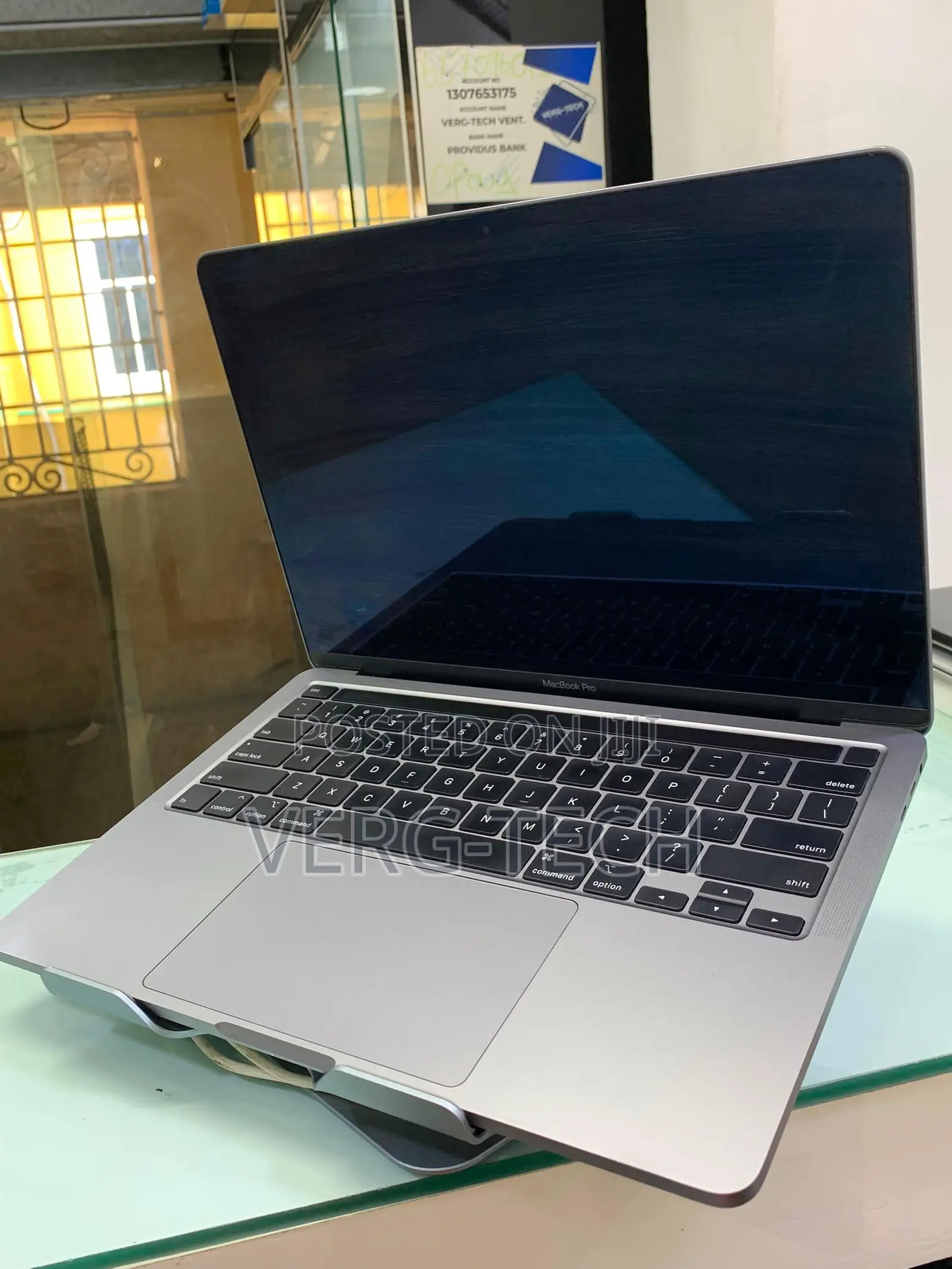 Laptop Apple MacBook Pro 2020 16GB Intel Core i7 SSD 512GB