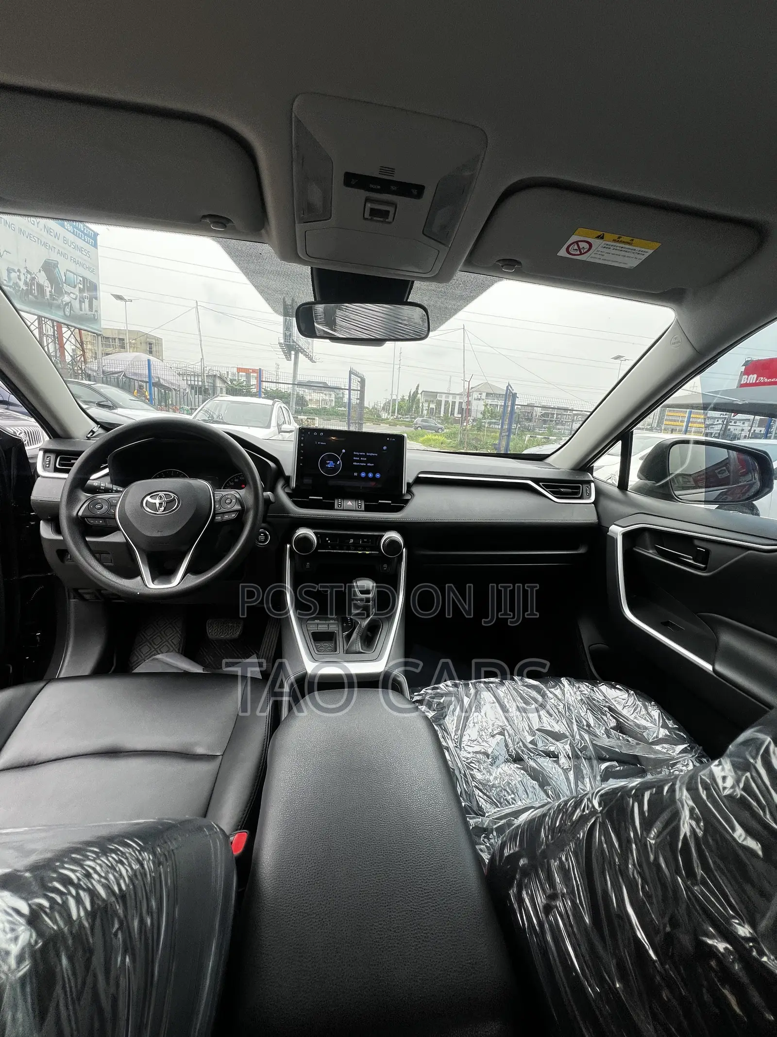 Toyota RAV4 XLE 2021 Black