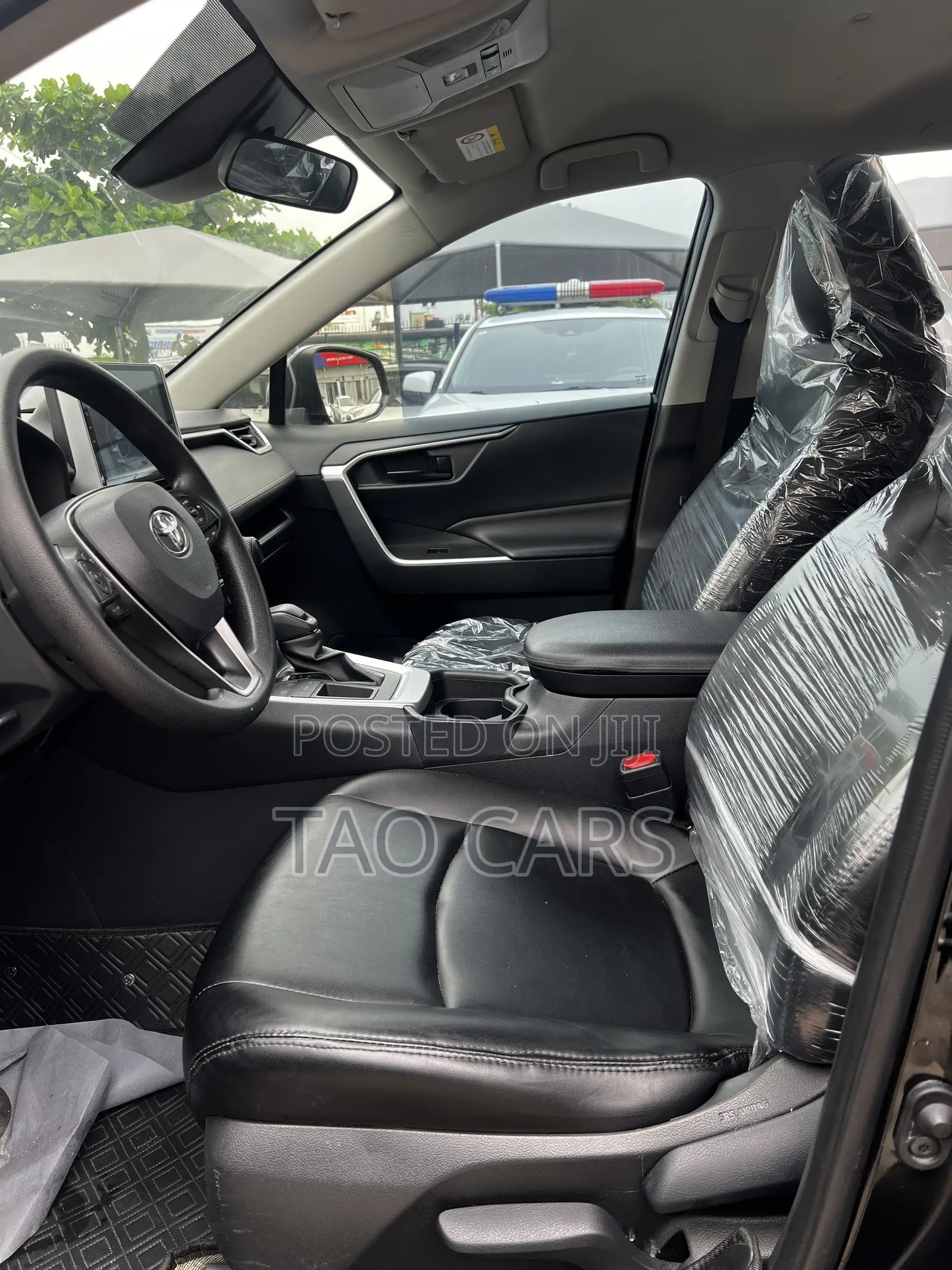 Toyota RAV4 XLE 2021 Black