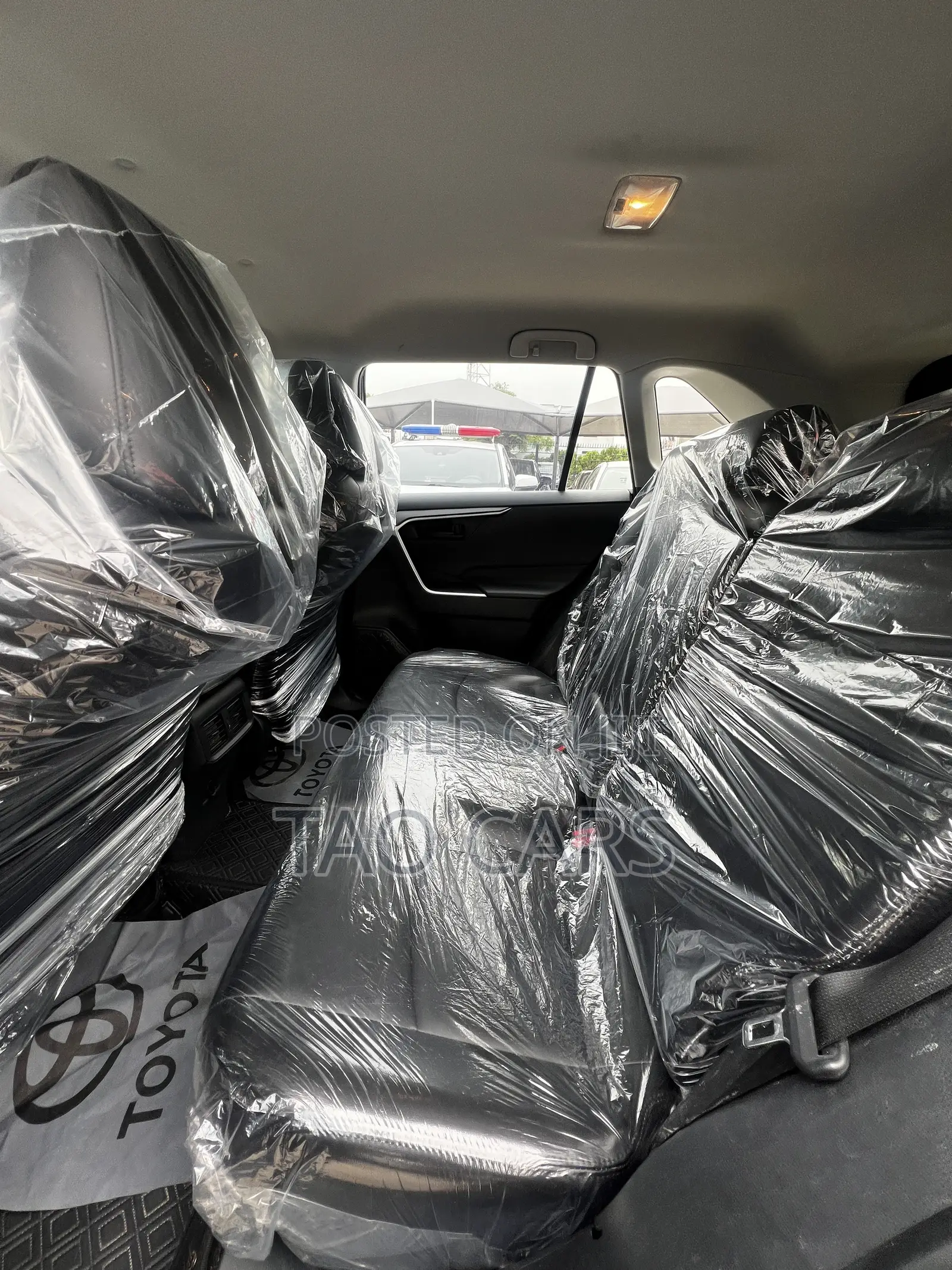 Toyota RAV4 XLE 2021 Black
