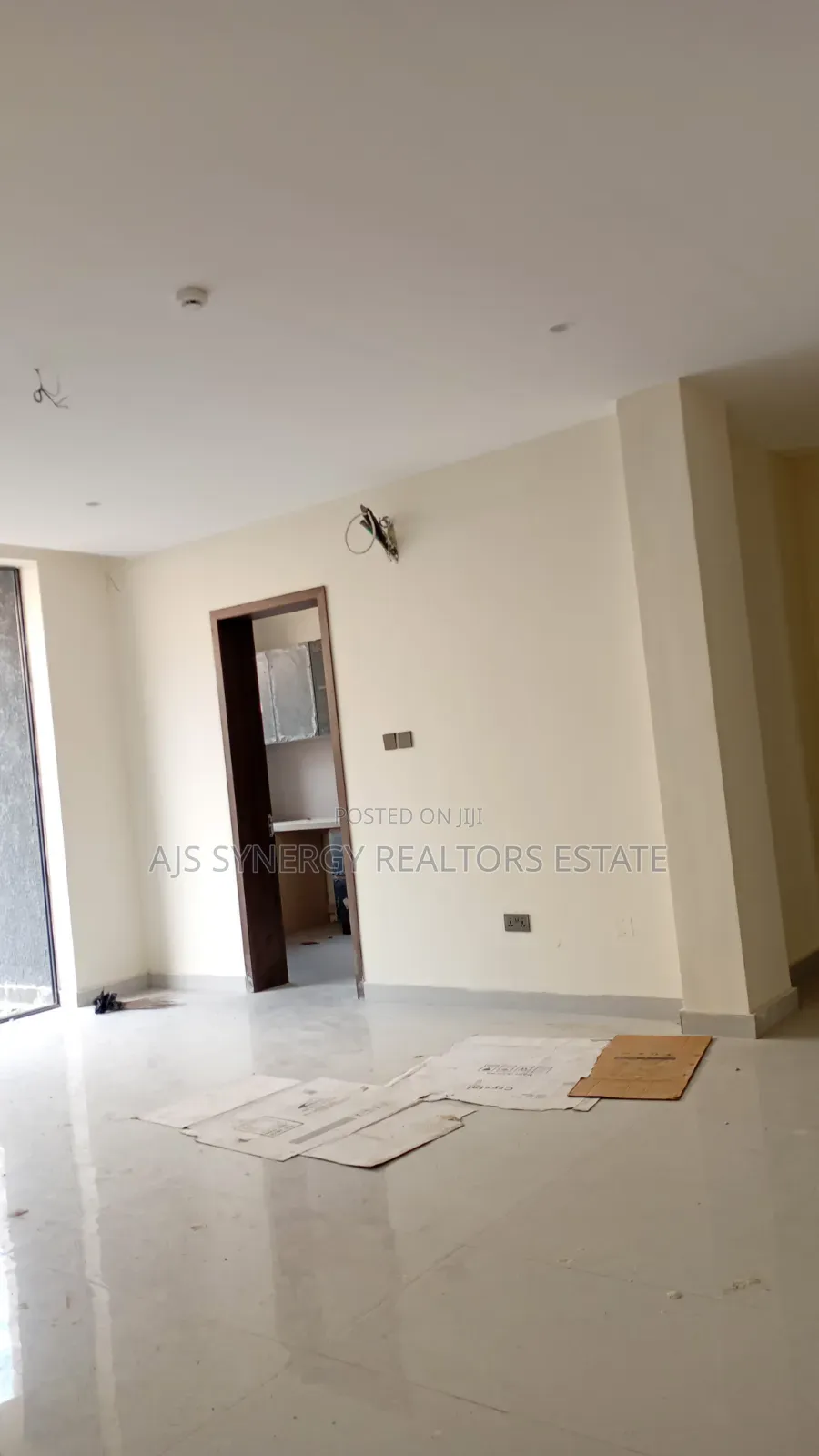 2bdrm Apartment in Off Admiralty Way, Lekki Phase 1 for sale