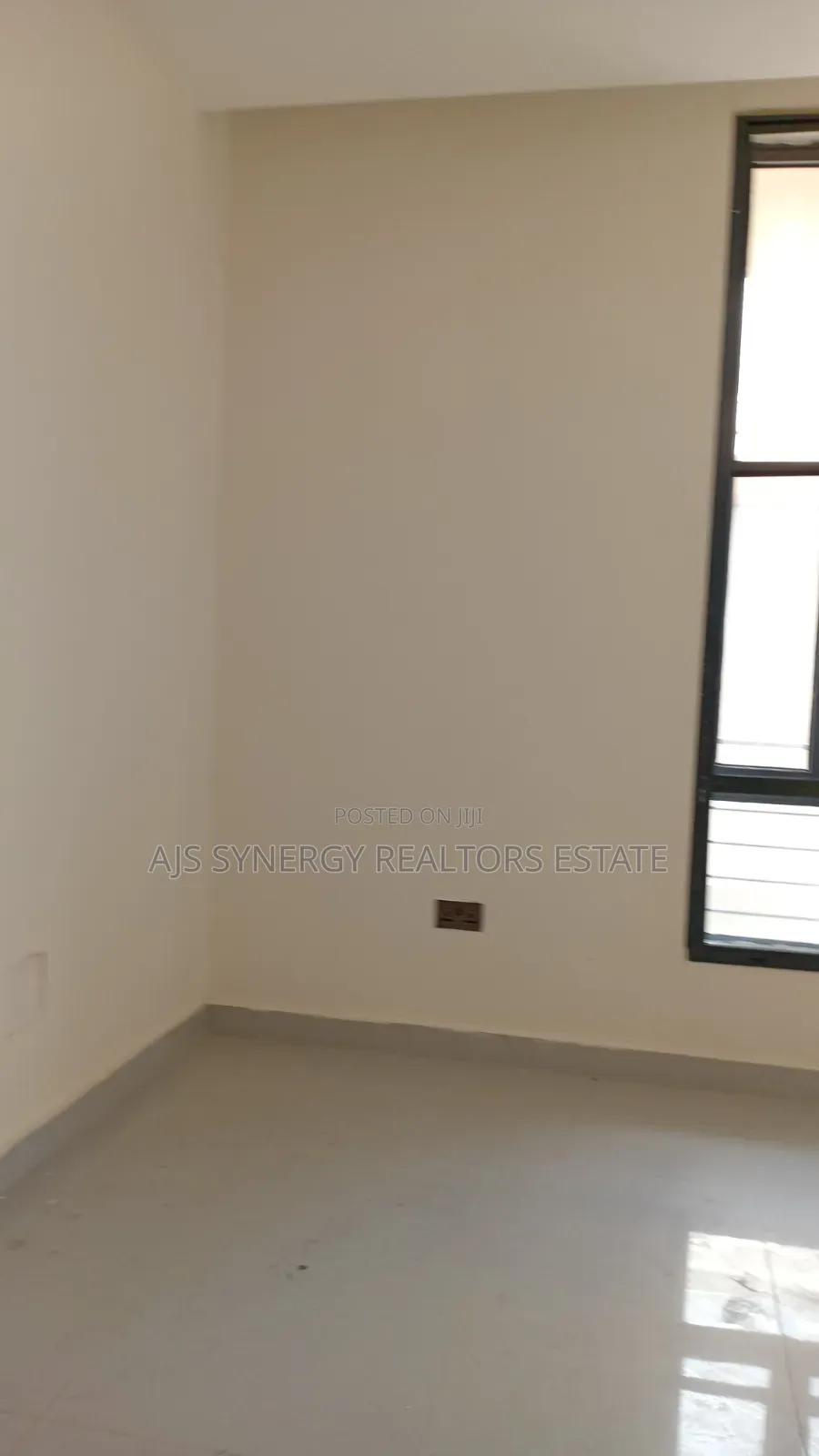 2bdrm Apartment in Off Admiralty Way, Lekki Phase 1 for sale