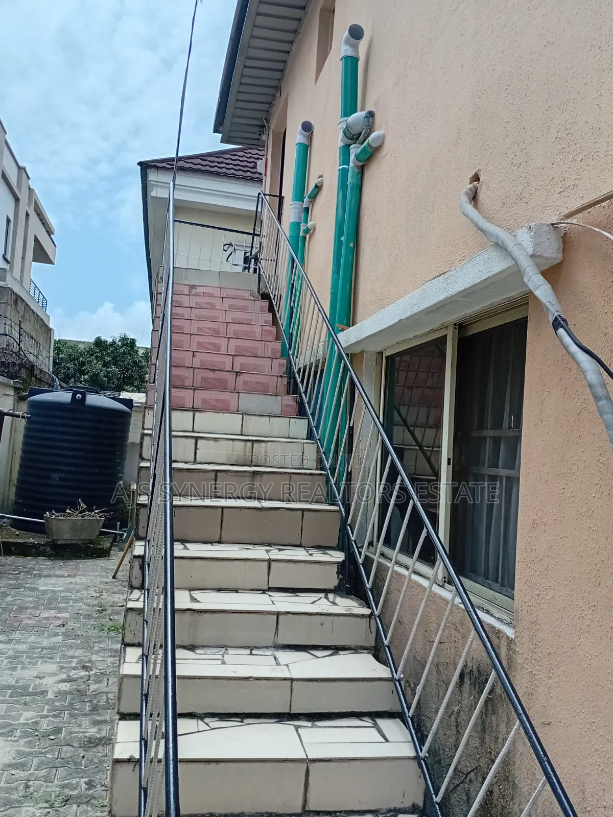 2bdrm Apartment in Lekki Phase1 for rent