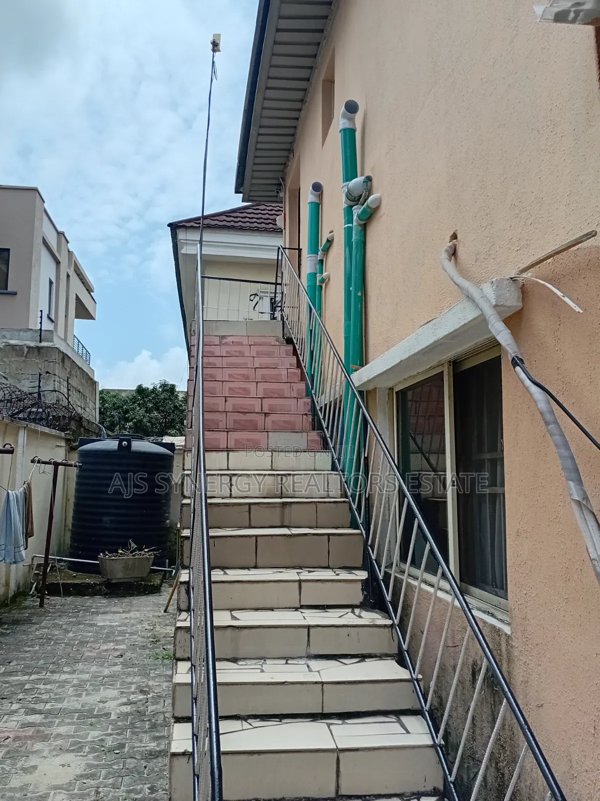 2bdrm Apartment in Lekki Phase1 for rent