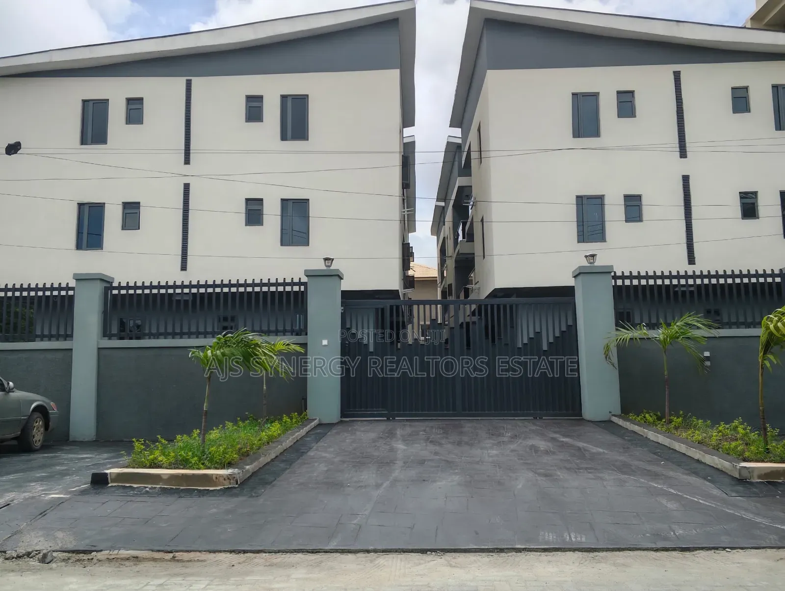 4bdrm Duplex in Behind Evercare, Lekki Phase 1 for rent