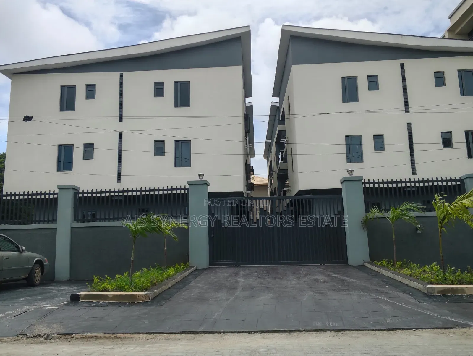4bdrm Duplex in Behind Evercare, Lekki Phase 1 for rent