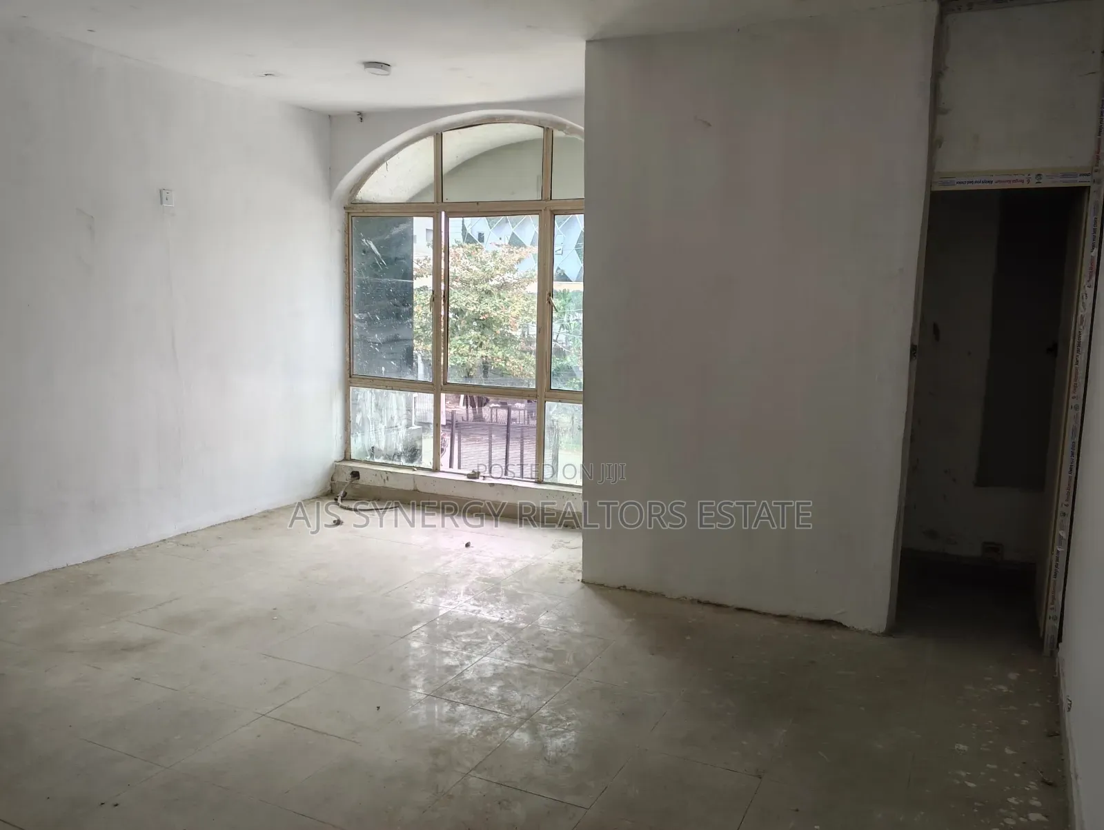 1bdrm Duplex in Behind Evercare, Lekki Phase 1 for rent