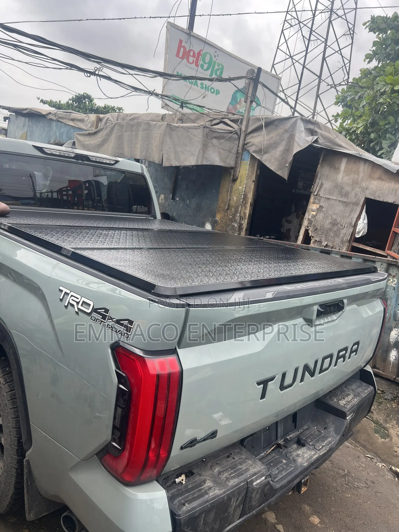 Fiber Folding Booth Cover for Tundra 2025