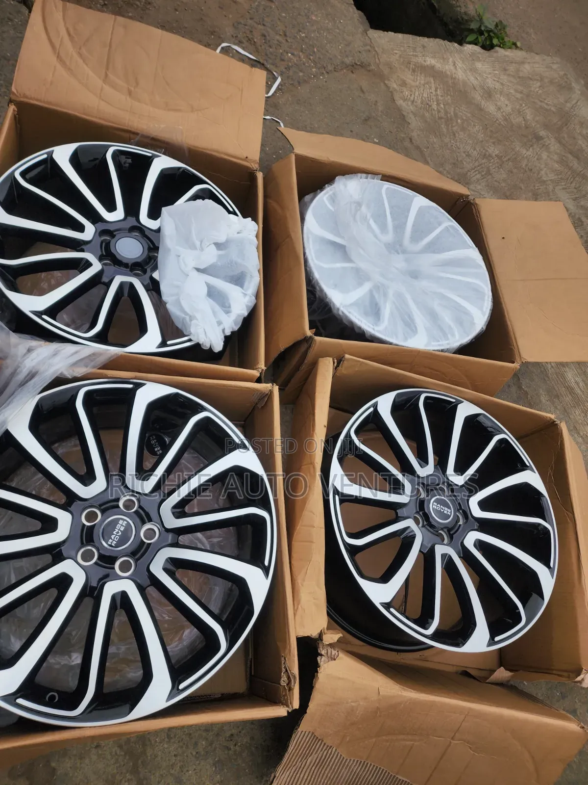 Brand New 22-Inch  Range Rover.