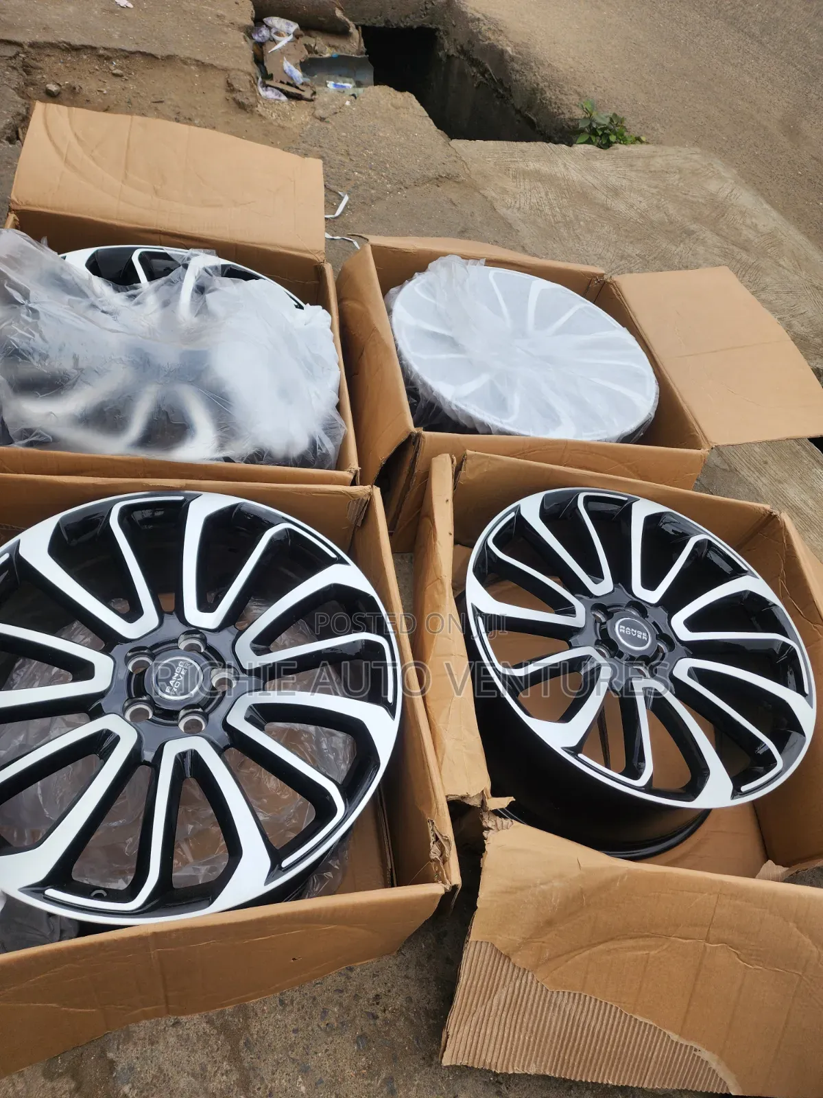 Brand New 22-Inch  Range Rover.