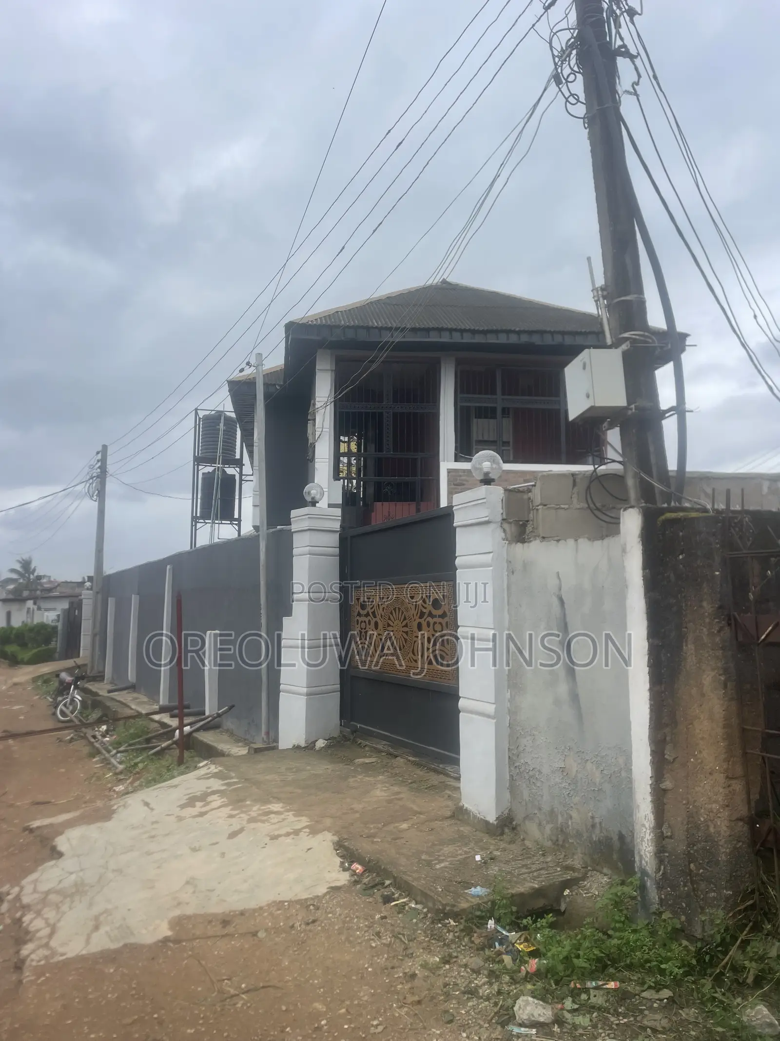 3bdrm Block of Flats in Iseri Olofin for sale