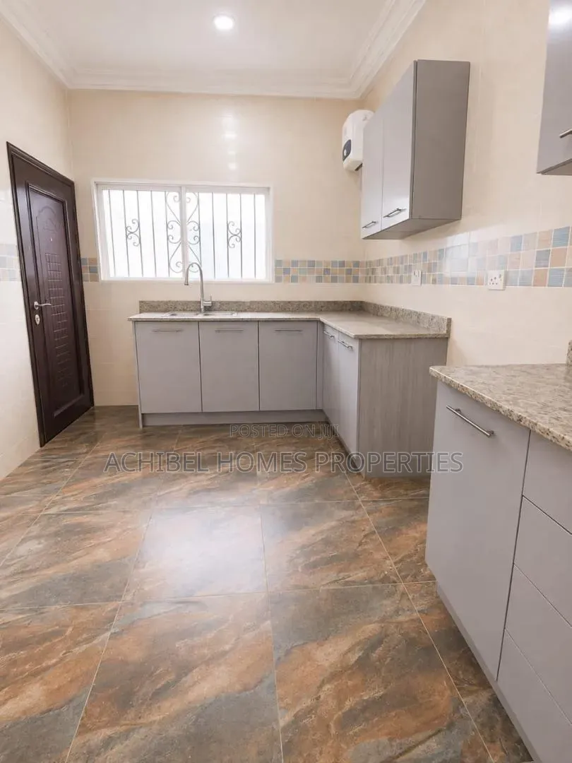 2bdrm Apartment in Enclave, Lekki Phase 1 for rent