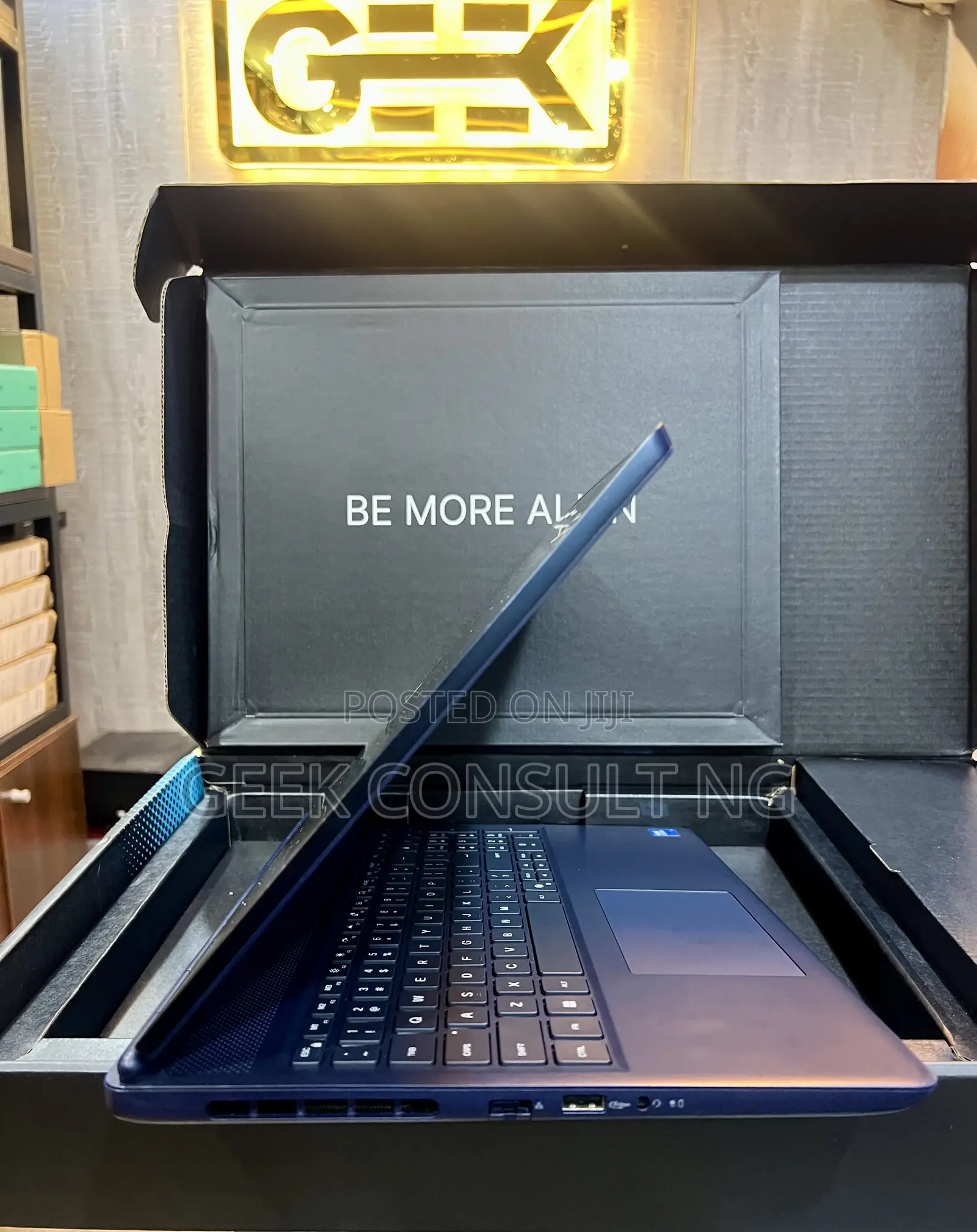 New Laptop Alienware 16 Aurora 16GB Intel Core 7 SSD 512GB